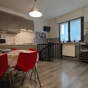 Aleph With Private Parking, Next Train Station Apartamento Como