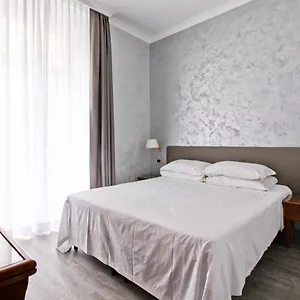Hotel Invictus ***